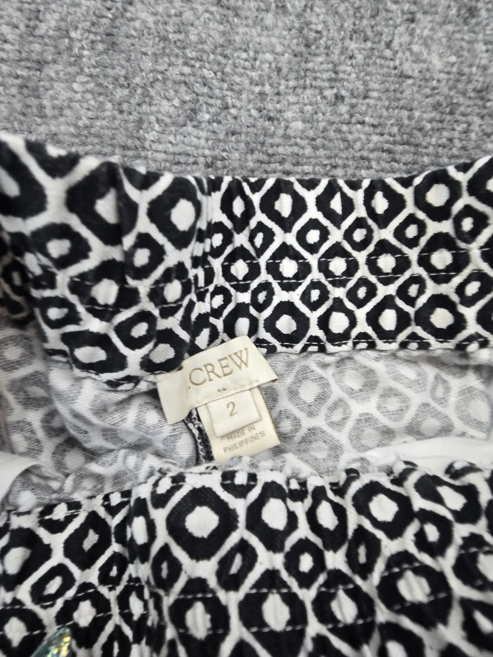 J.Crew Black White Geometric Print Shorts Womens Size 2 Pull On Casual Preppy